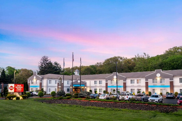 Best Western Plus New England Inn & Suites image 1