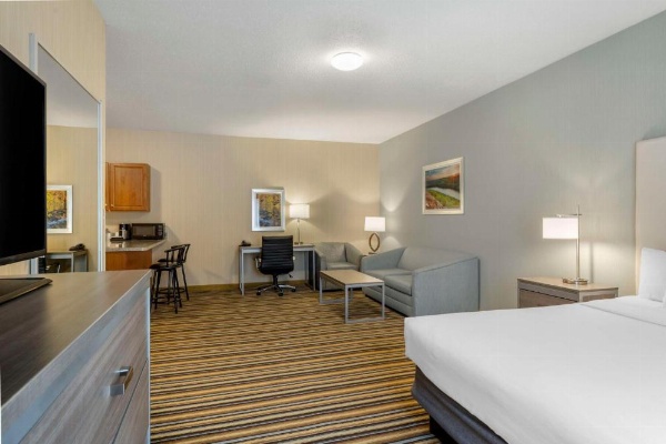 Best Western Plus New England Inn & Suites image 18