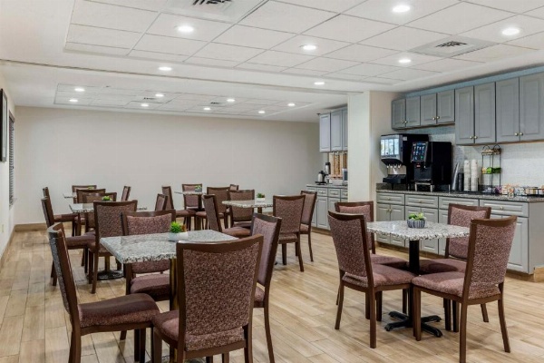 Best Western Plus New England Inn & Suites image 9